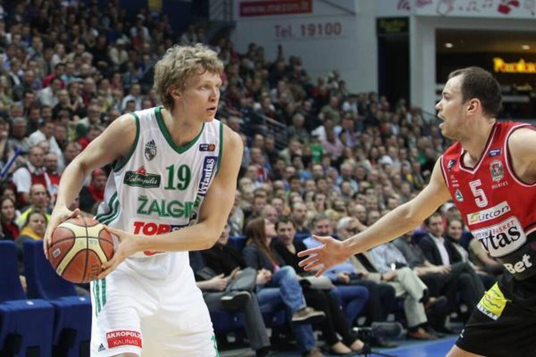 Ant „Lietuvos ryto“ tvirtovės - žaliai balta vėliava! (komentarai)