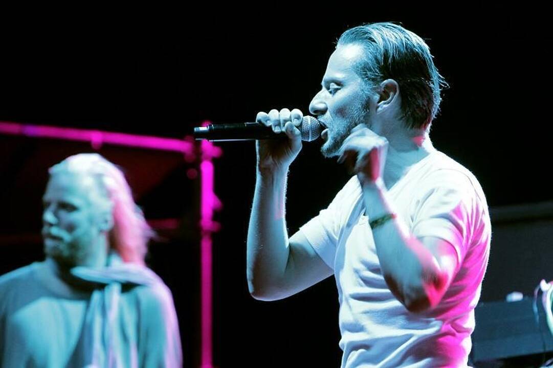 Grupė „Hurts“ virpino festivalio dalyvių širdis