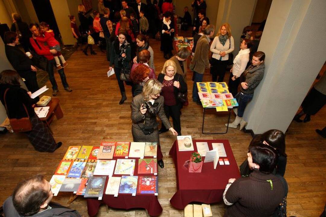 Vaikų literatūros kūrėjai: į vaiką reikia žiūrėti kaip į sau lygų