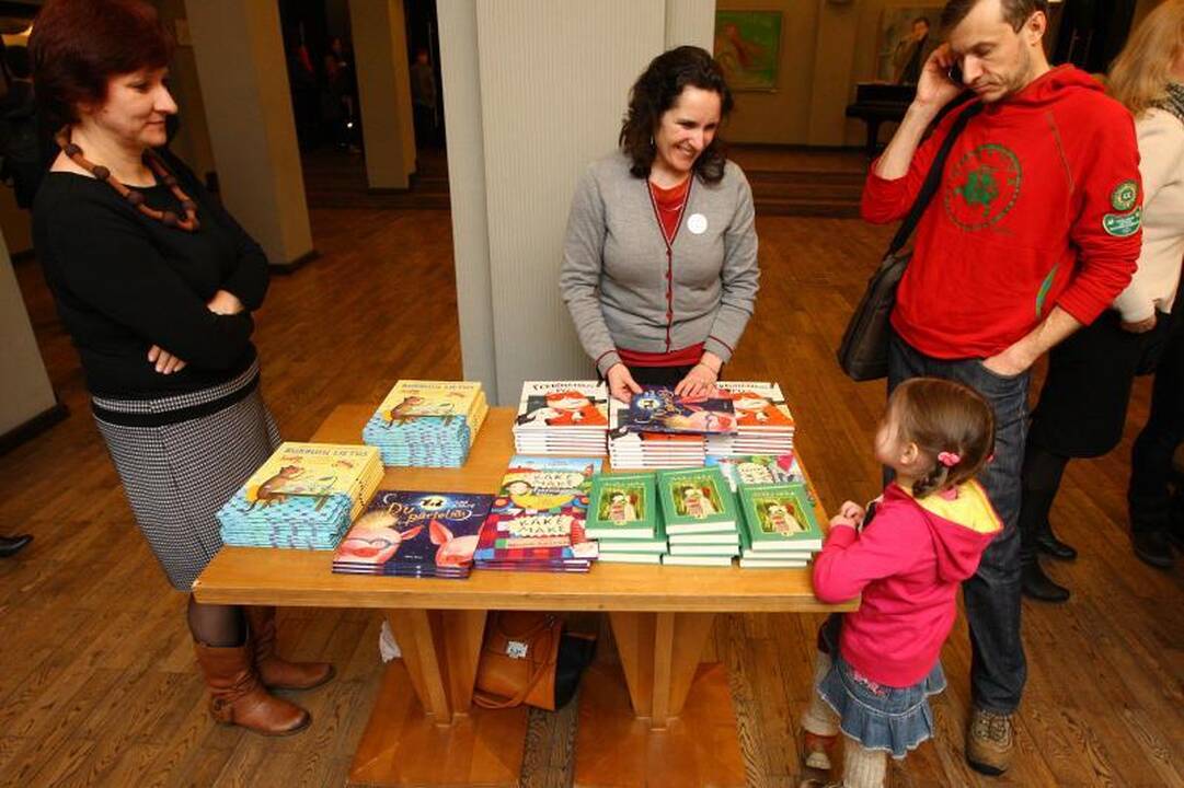 Vaikų literatūros kūrėjai: į vaiką reikia žiūrėti kaip į sau lygų