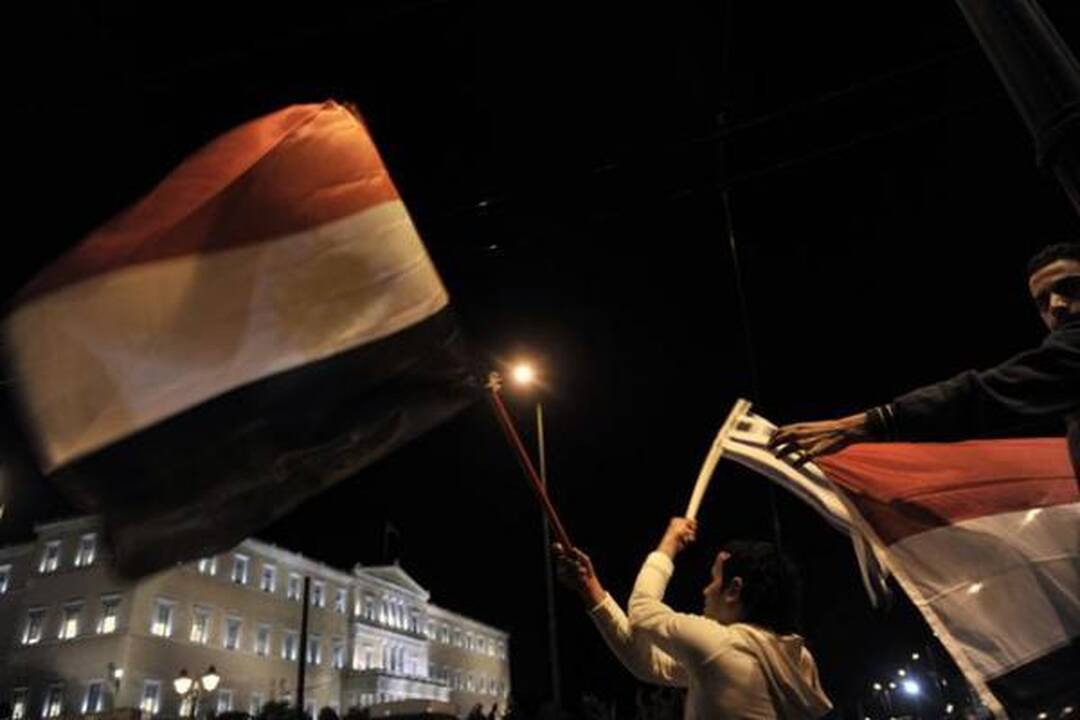 Protesto akcijos Egipte plečiasi, kareiviai blokuoja priėjimus prie prezidento rūmų