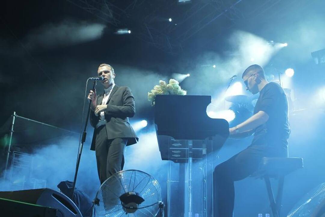Grupė „Hurts“ virpino festivalio dalyvių širdis
