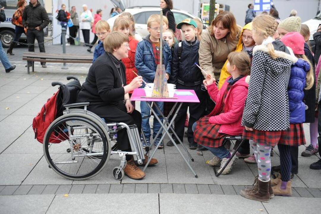 Neįgalieji sveikuosius mokė tolerancijos