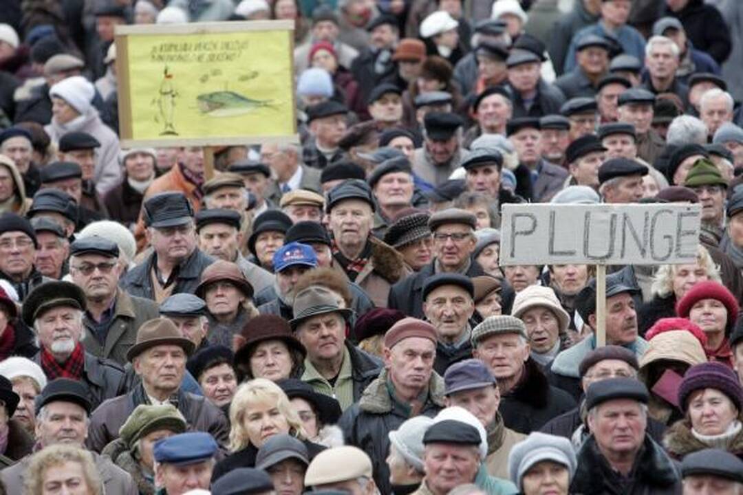 Pensininkų mitinge - kalbos apie revoliuciją bei raginimai teisti valdžią (papildyta)