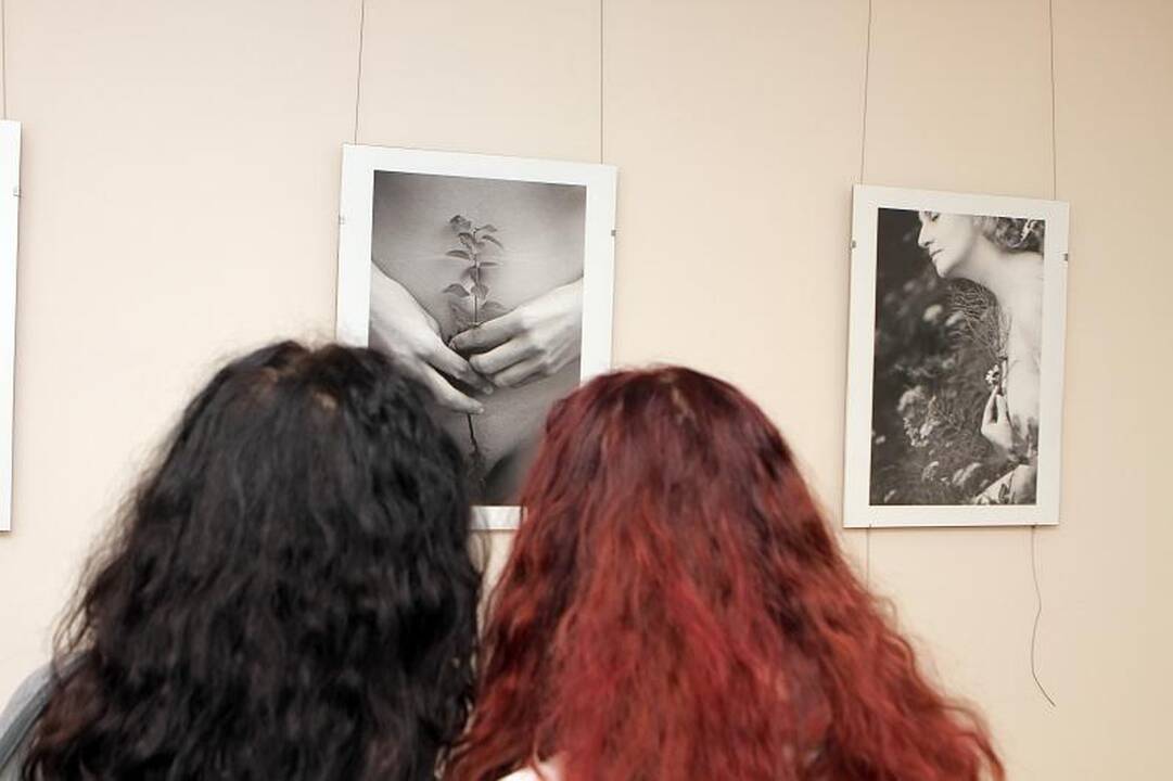 Fotografės „Ryto pašnekesiai“ uostamiesčio Meno bibliotekoje