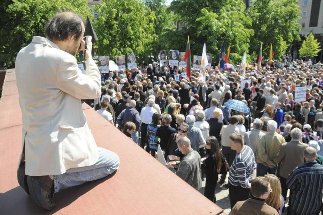 Vilniuje į mitingą rinkosi žmonės, sujaudinti vaiko likimo