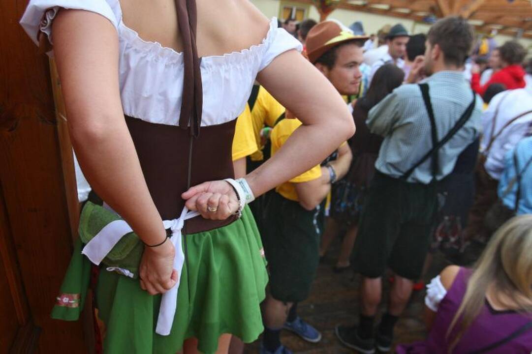 Vokietijoje prasidėjo tradicinė alaus šventė „Oktoberfest“