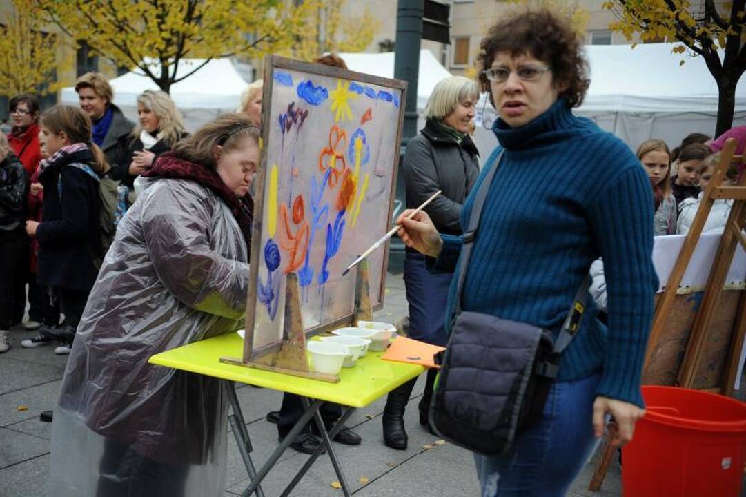 Neįgalieji sveikuosius mokė tolerancijos