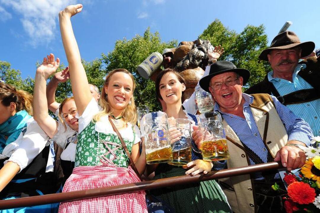 Vokietijoje prasidėjo tradicinė alaus šventė „Oktoberfest“