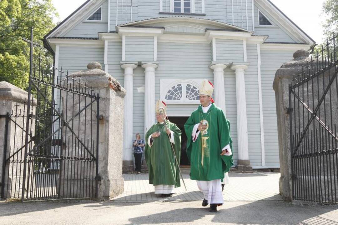Laukžemėje iškilo Arūno Sakalausko skulptūra šv. Andriejui