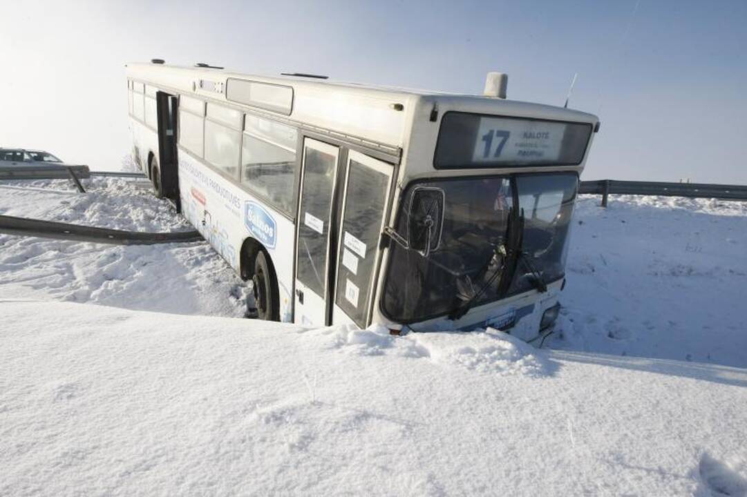 Klaipėdos rajone - ką tik suremontuoto autobuso avarija 