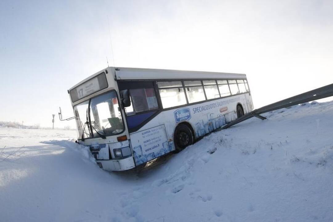 Klaipėdos rajone - ką tik suremontuoto autobuso avarija 