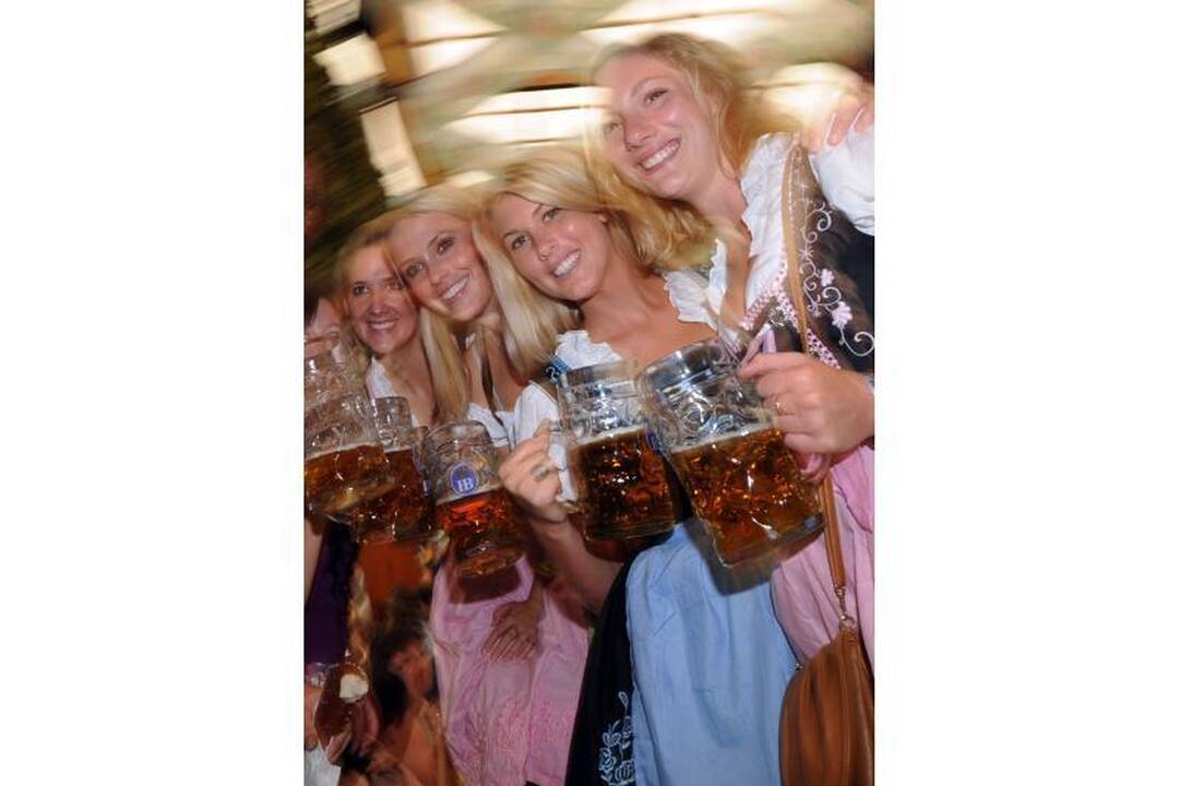 Vokietijoje prasidėjo tradicinė alaus šventė „Oktoberfest“