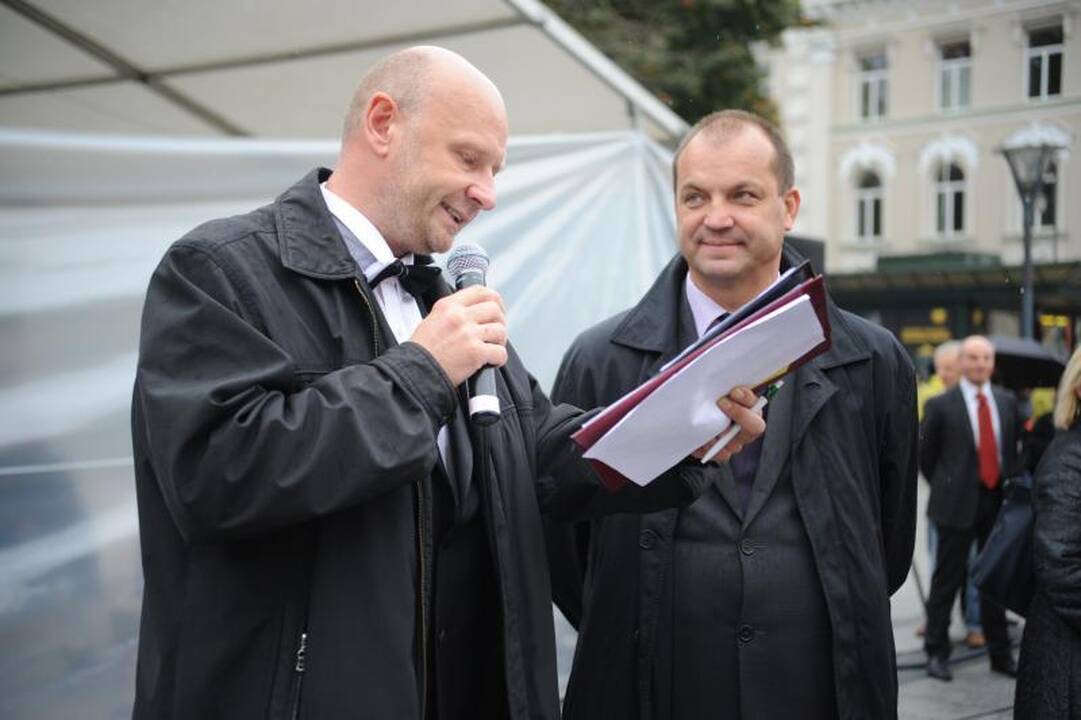 Neįgalieji sveikuosius mokė tolerancijos