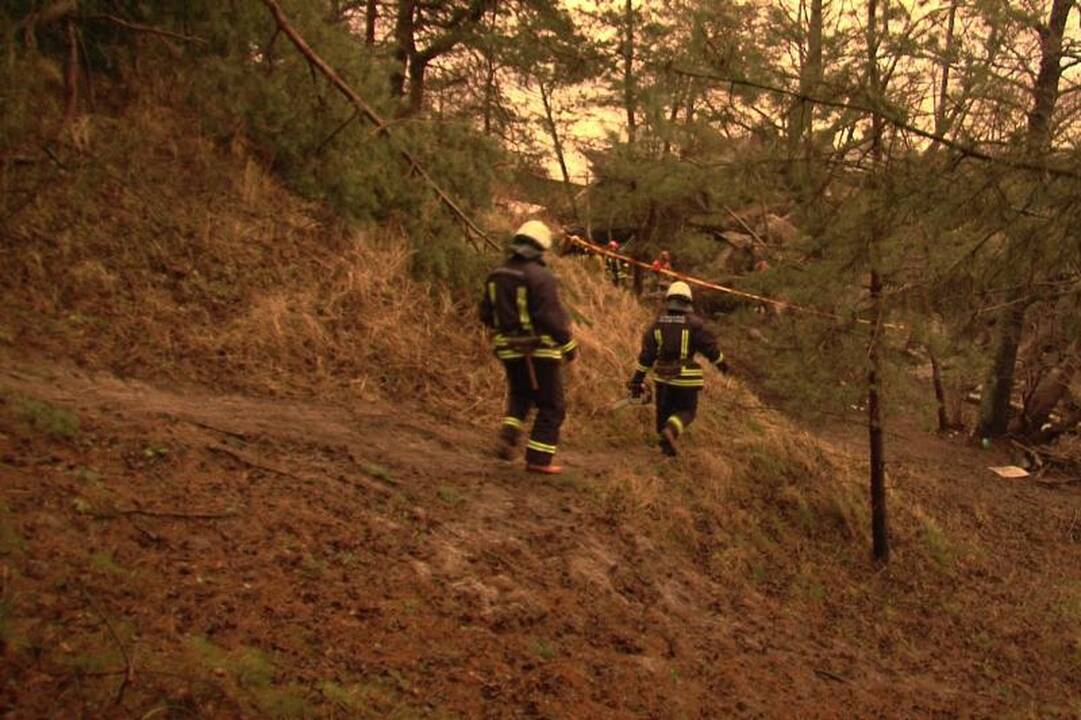 Smiltynėje žuvo betoninio luito prispaustas žmogus (papildyta foto) 