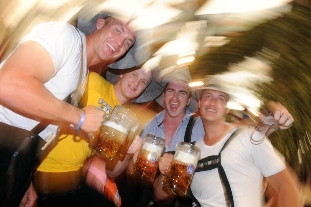 Vokietijoje prasidėjo tradicinė alaus šventė „Oktoberfest“