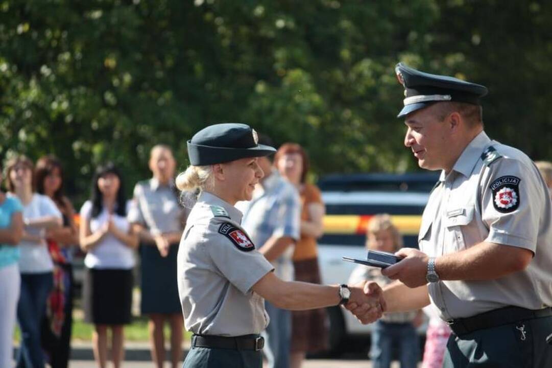 Liepos 6-osios išvakarėse apdovanoti policijos pareigūnai