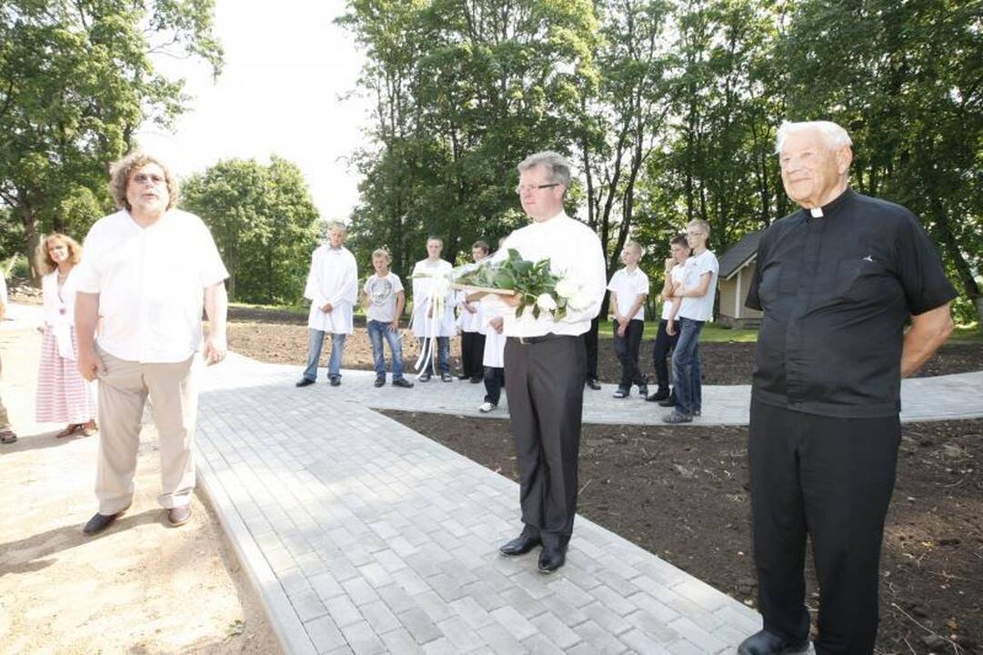 Laukžemėje iškilo Arūno Sakalausko skulptūra šv. Andriejui