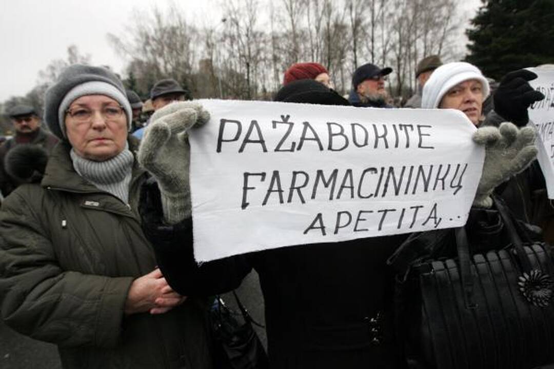 Pensininkų mitinge - kalbos apie revoliuciją bei raginimai teisti valdžią (papildyta)