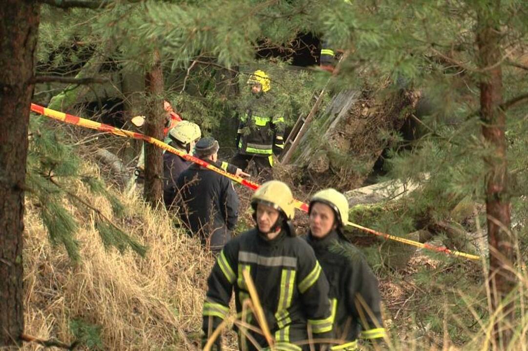 Smiltynėje žuvo betoninio luito prispaustas žmogus (papildyta foto) 