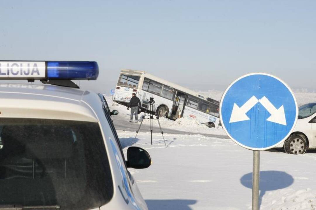 Klaipėdos rajone - ką tik suremontuoto autobuso avarija 
