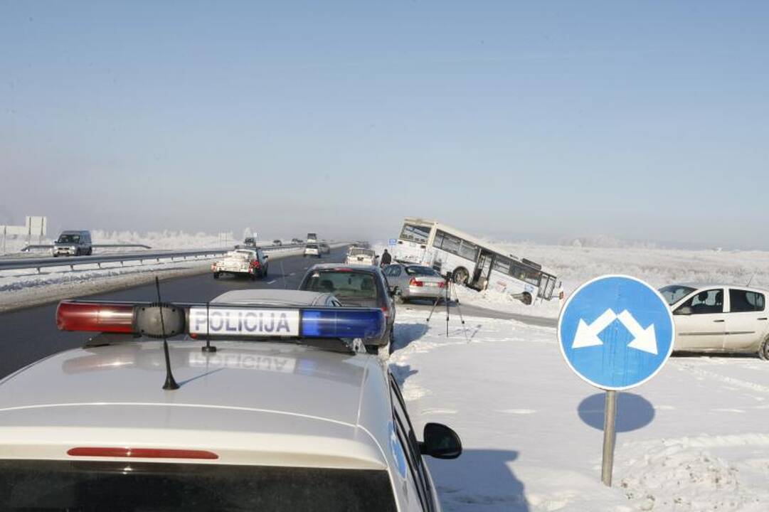 Klaipėdos rajone - ką tik suremontuoto autobuso avarija 