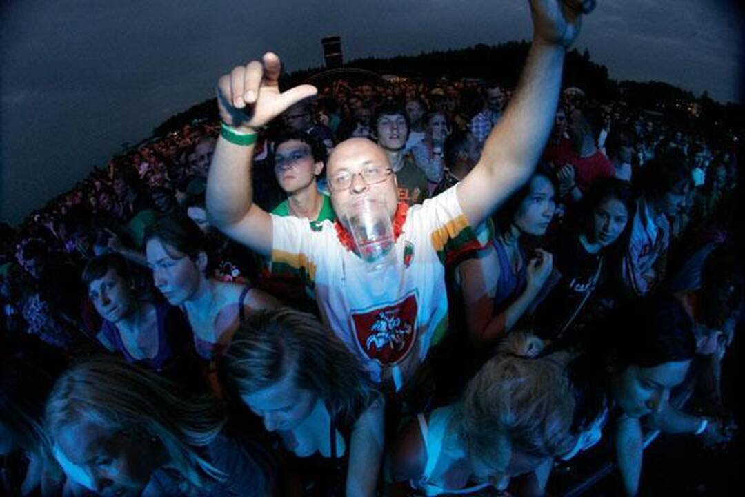 Lauktieji “Empire of the sun” Be2gether” publikos neužkaitino
