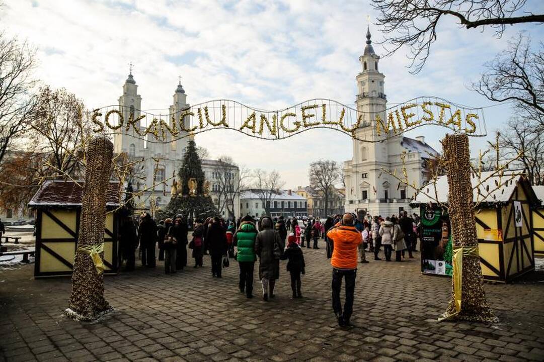 Rotušės aikštėje įsikūrė Kalėdų miestelis