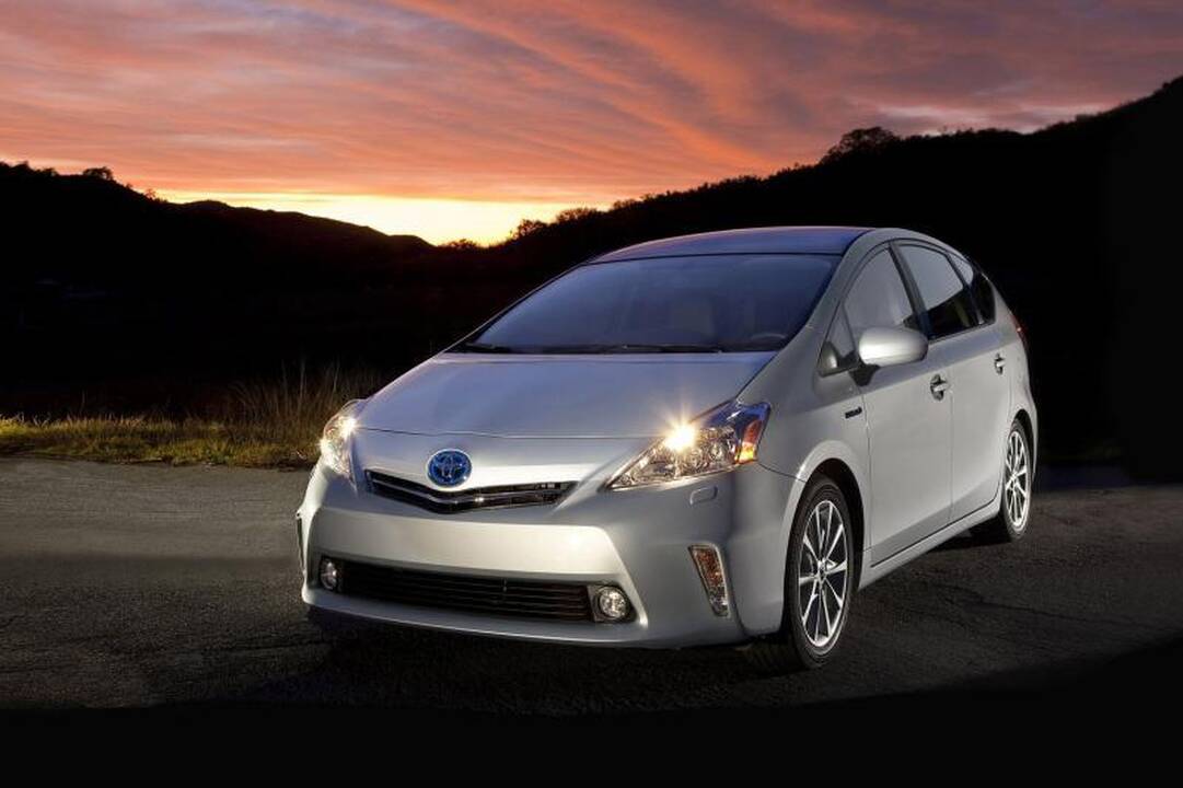 Hibridiniai automobiliai: lietuvių norus nustelbia kaina