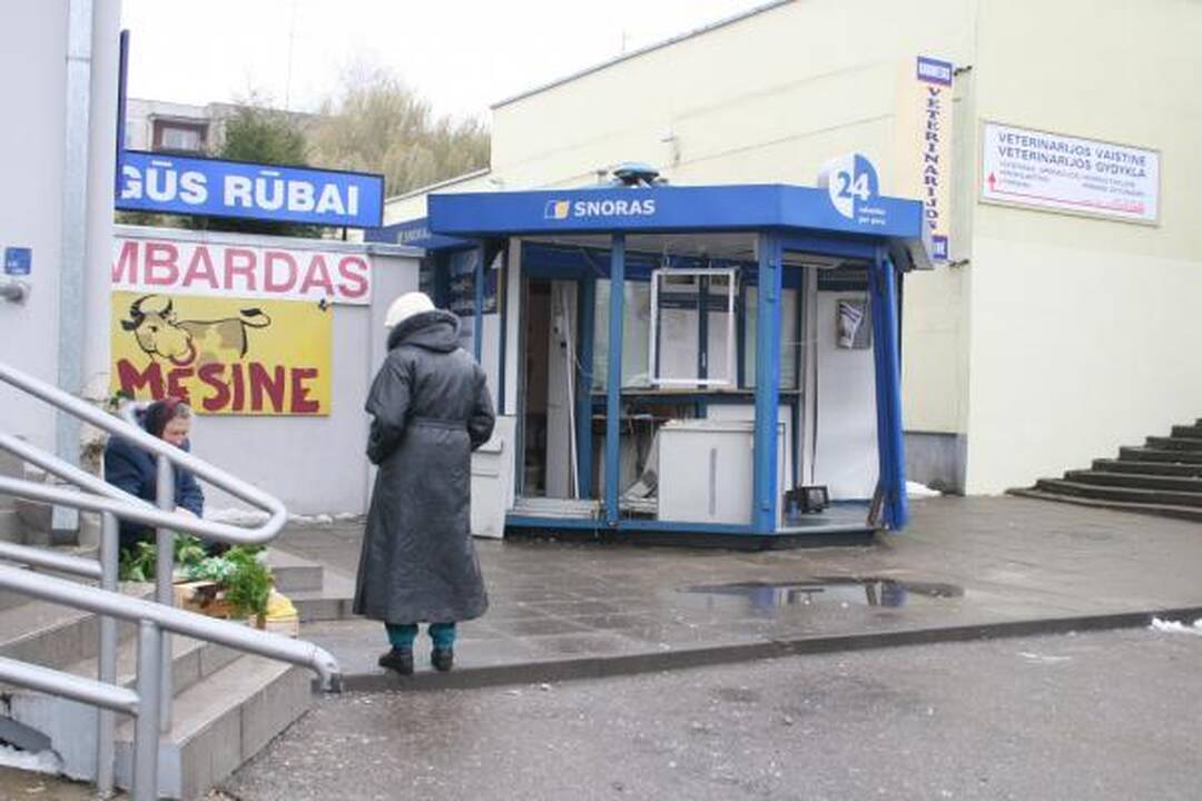 Kaune susprogdintas banko "Snoras" kioskelis (papildyta)