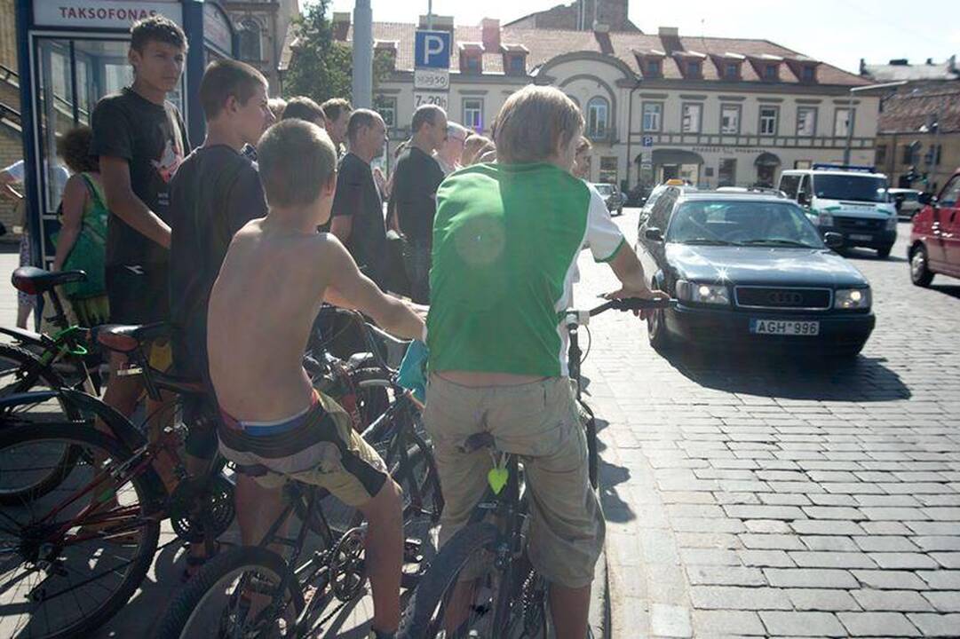 Vilniaus senamiestyje sunkvežimis pervažiavo suomį