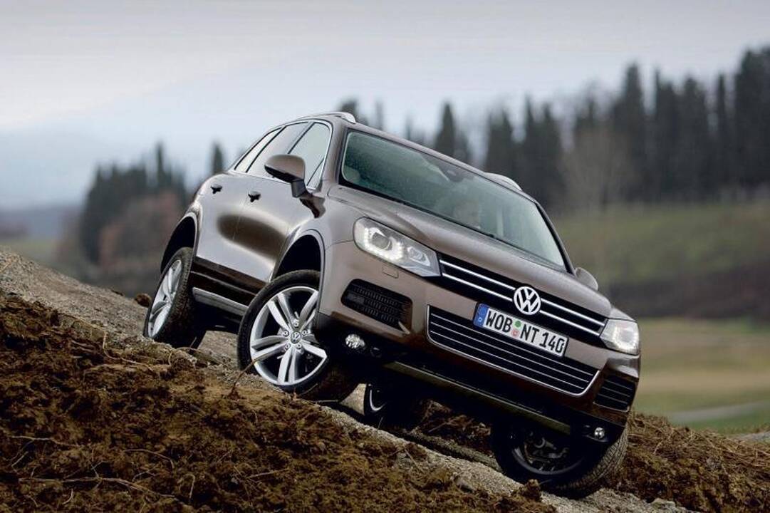 Hibridiniai automobiliai: lietuvių norus nustelbia kaina