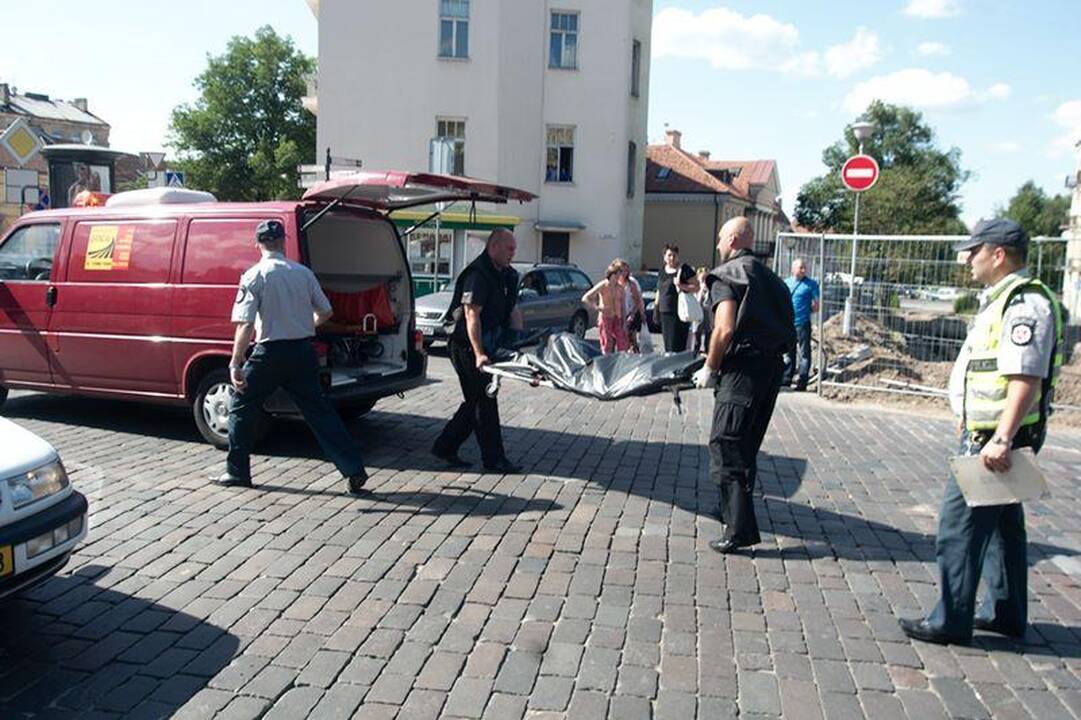 Vilniaus senamiestyje sunkvežimis pervažiavo suomį