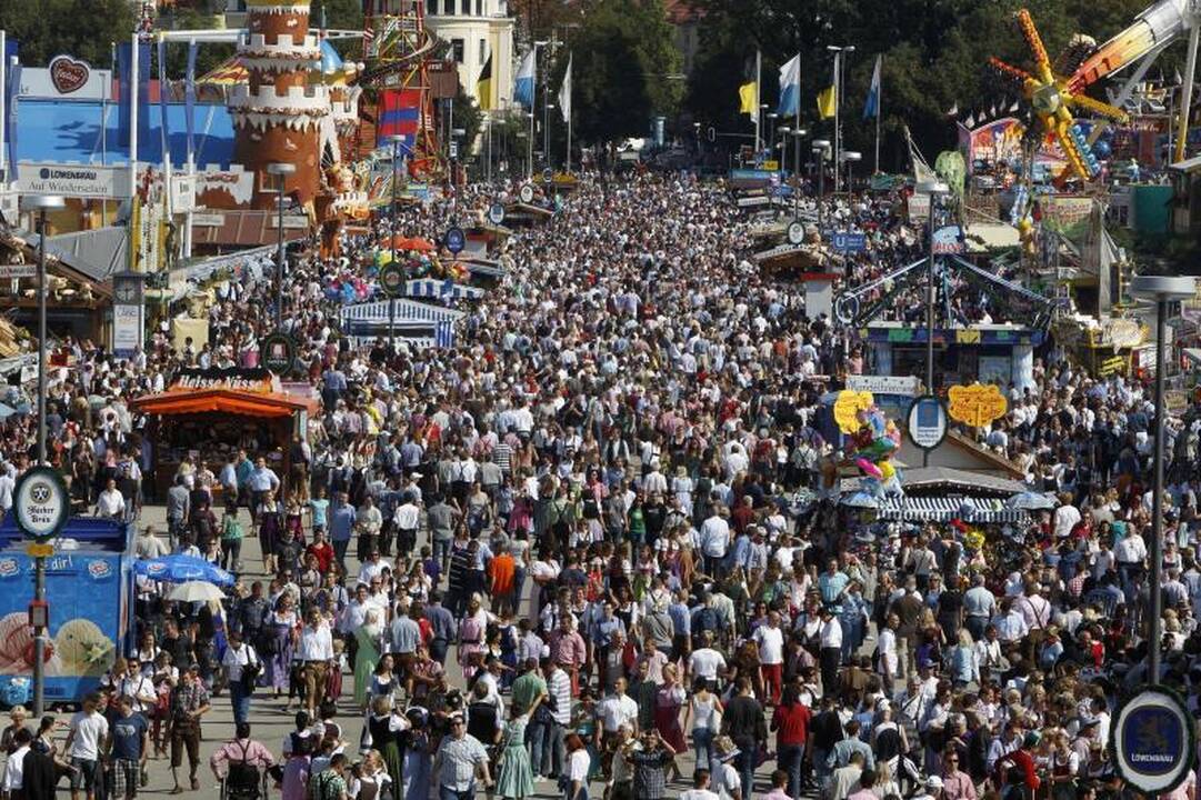 Vokietijoje prasidėjo tradicinė alaus šventė „Oktoberfest“
