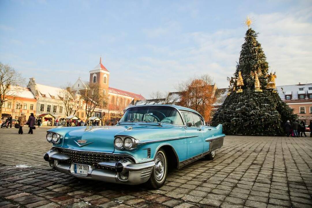 Rotušės aikštėje įsikūrė Kalėdų miestelis