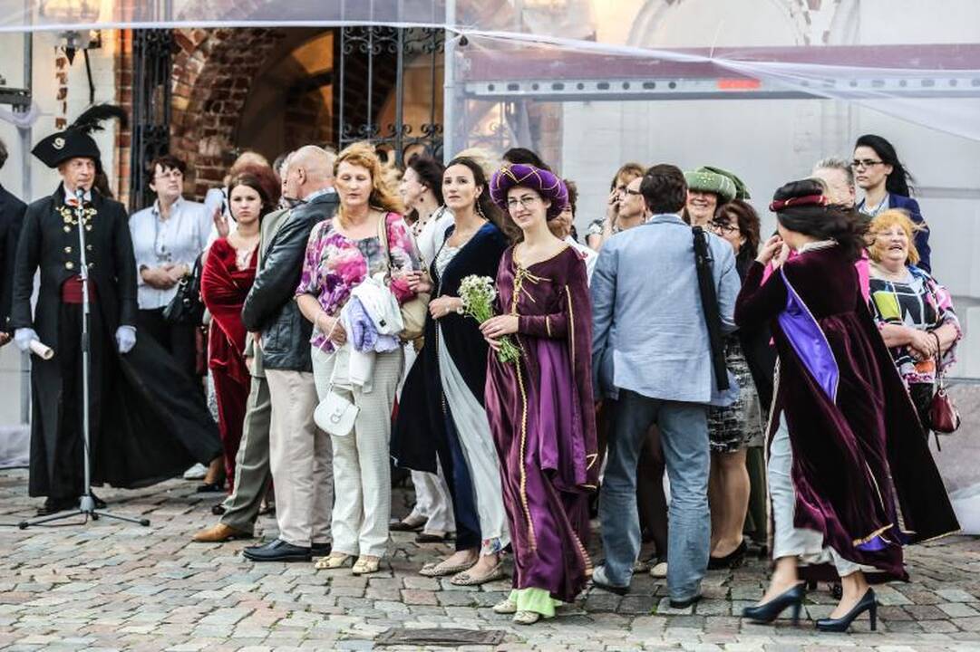 Rotušės aikštę drebino patrankos šūviai 