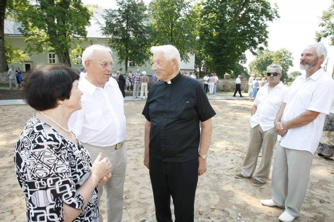 Laukžemėje iškilo Arūno Sakalausko skulptūra šv. Andriejui