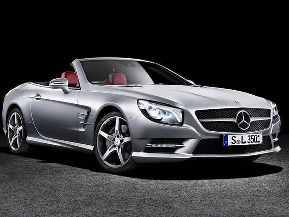 „Mercedes-Benz“ SL klasės debiutą galėsite stebėti socialiniame tinkle