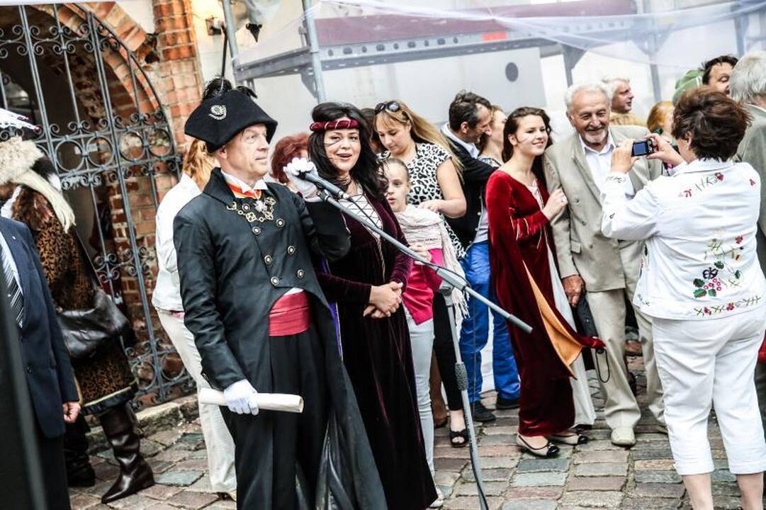 Rotušės aikštę drebino patrankos šūviai 