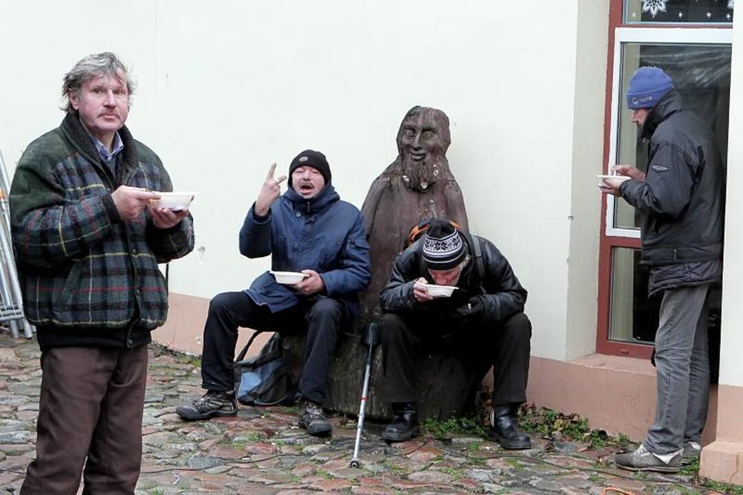 Įžymybės Klaipėdoje kvietė vaišintis „Maltiečių sriuba“ 