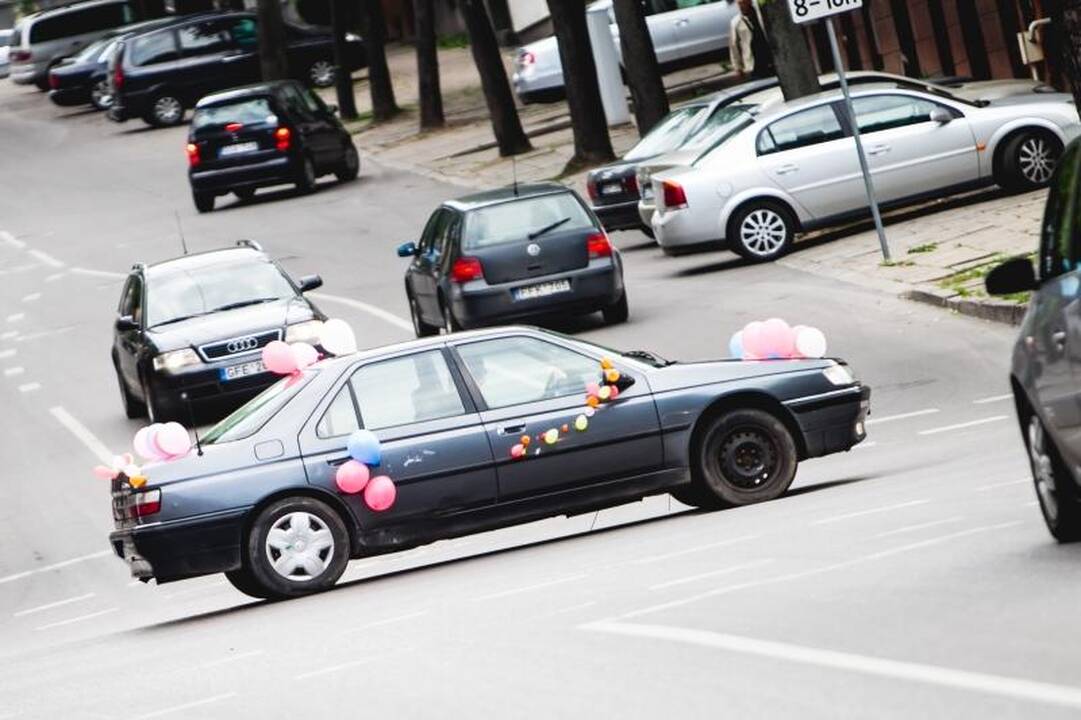 Kauno abiturientams nuaidėjo paskutinis skambutis 