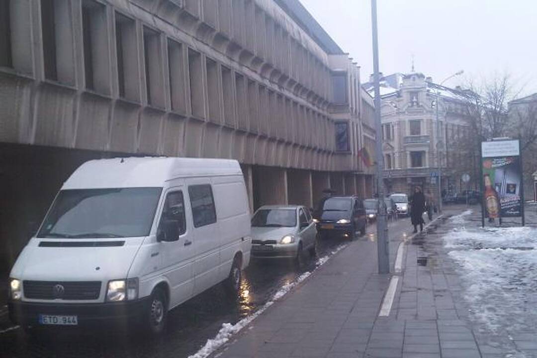 Pasiklydęs vilkikas Vilniaus centre sukėlė spūstis