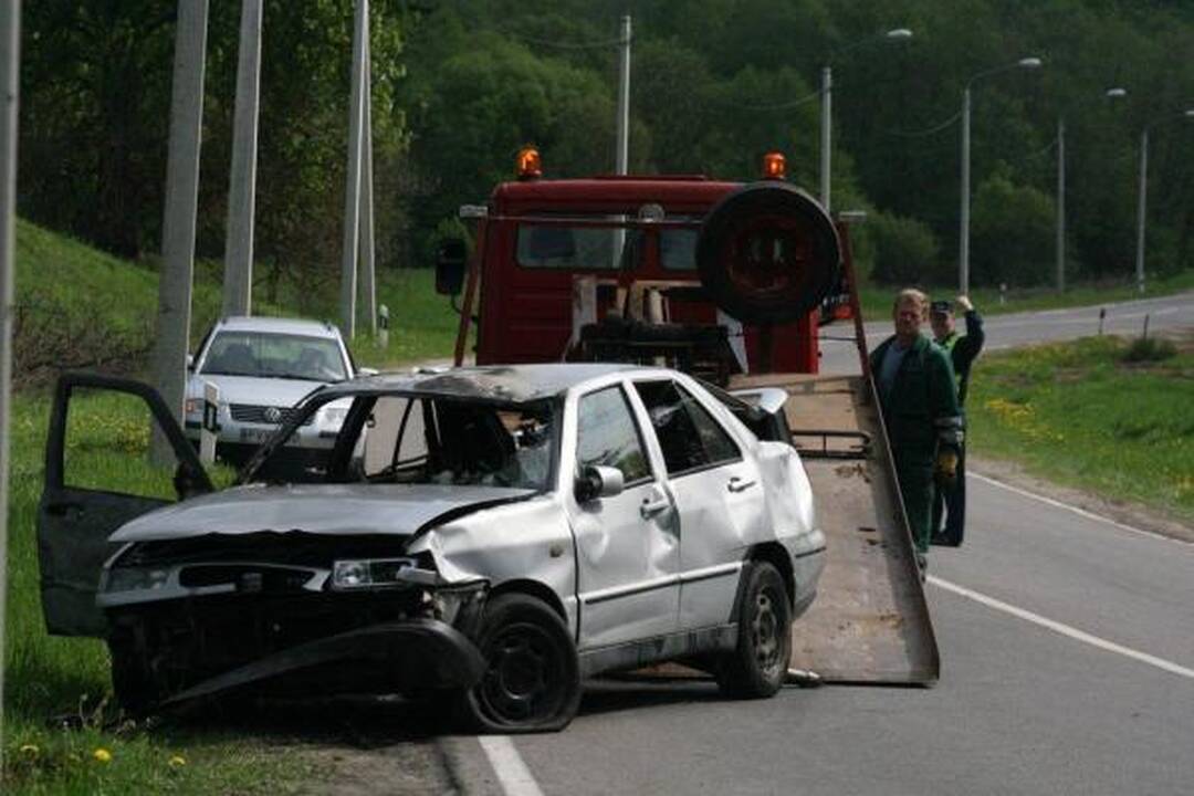 Vilniuje automobilyje sudegė žmogus (papildyta)