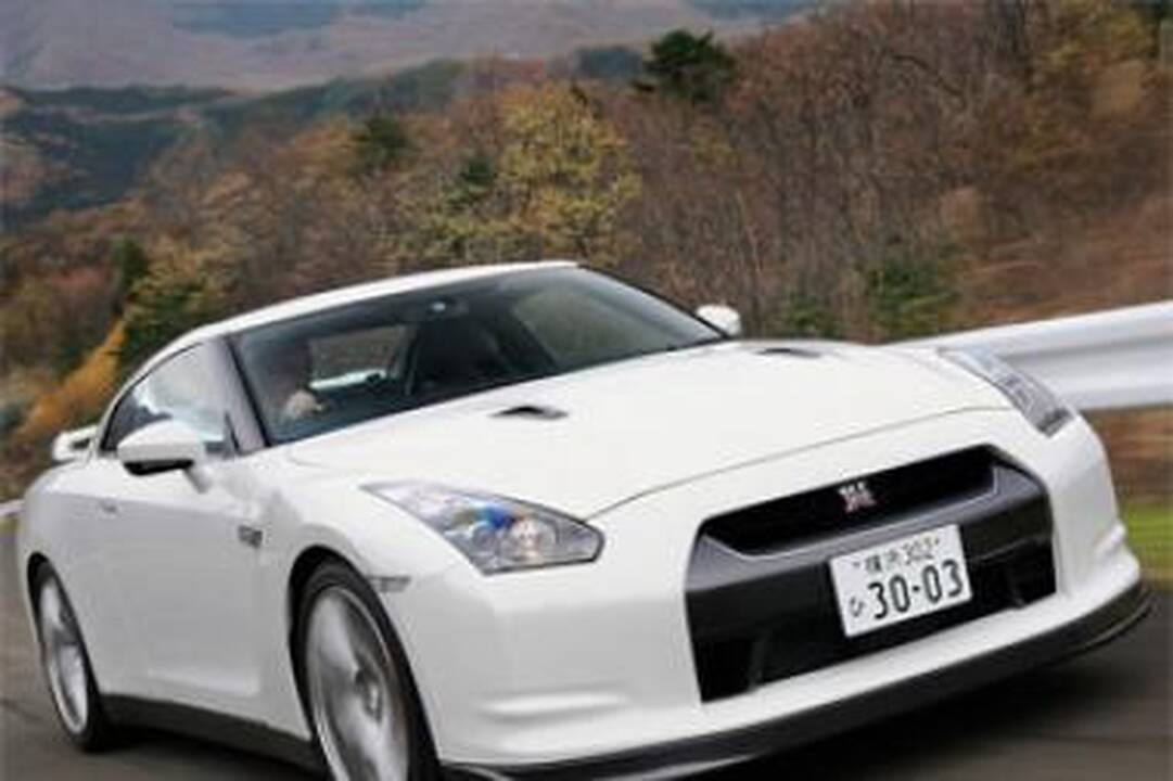 „Nissan GT-R“ pagerino savo rekordą