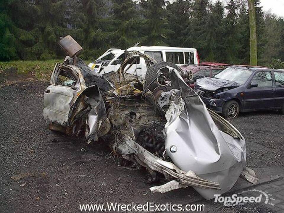 Įspūdingiausios superautomobilių avarijos (foto)