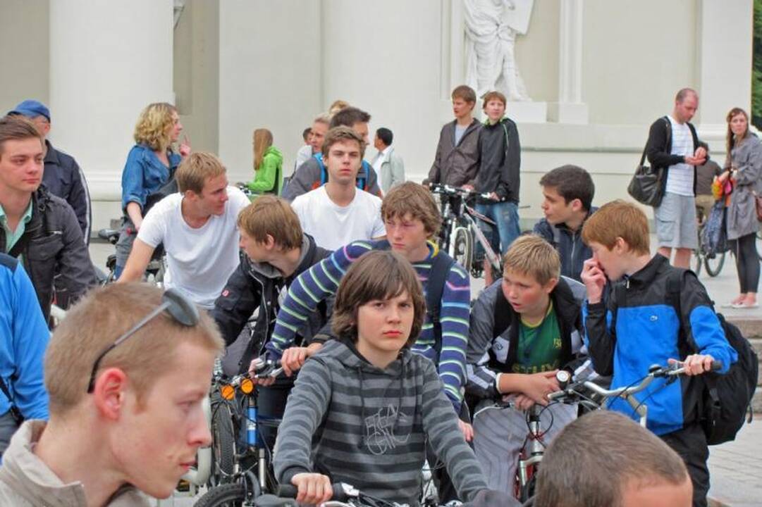 Penktadienį į Vilniaus gatves išvažiavo šimtai dviratinkų
