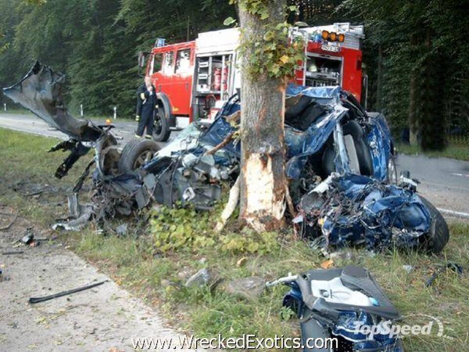 Įspūdingiausios superautomobilių avarijos (foto)