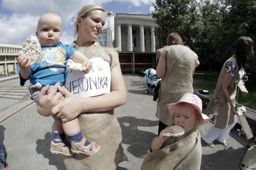 Protestavusių motinų Seimas neišgirdo (dar papildyta)