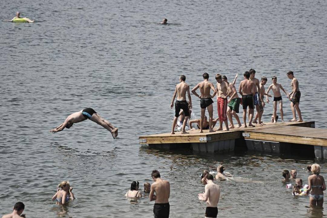 Karštos dienos Kaune: perkaitimas, paūmėję ligos, supjaustytos pėdos 