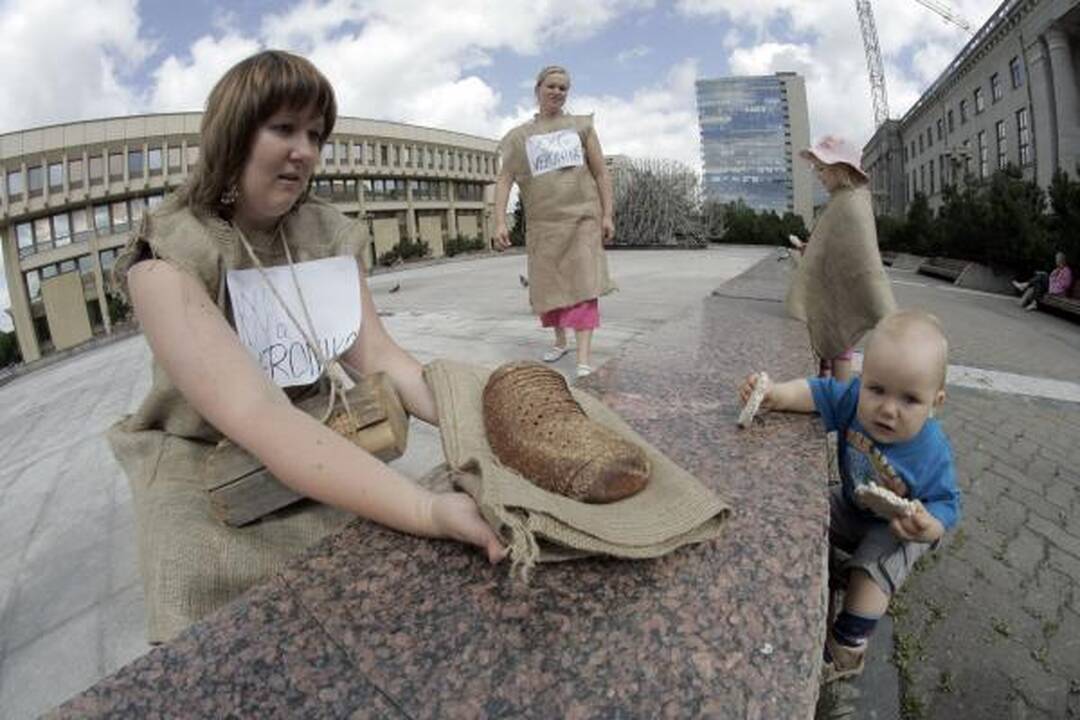 Protestavusių motinų Seimas neišgirdo (dar papildyta)